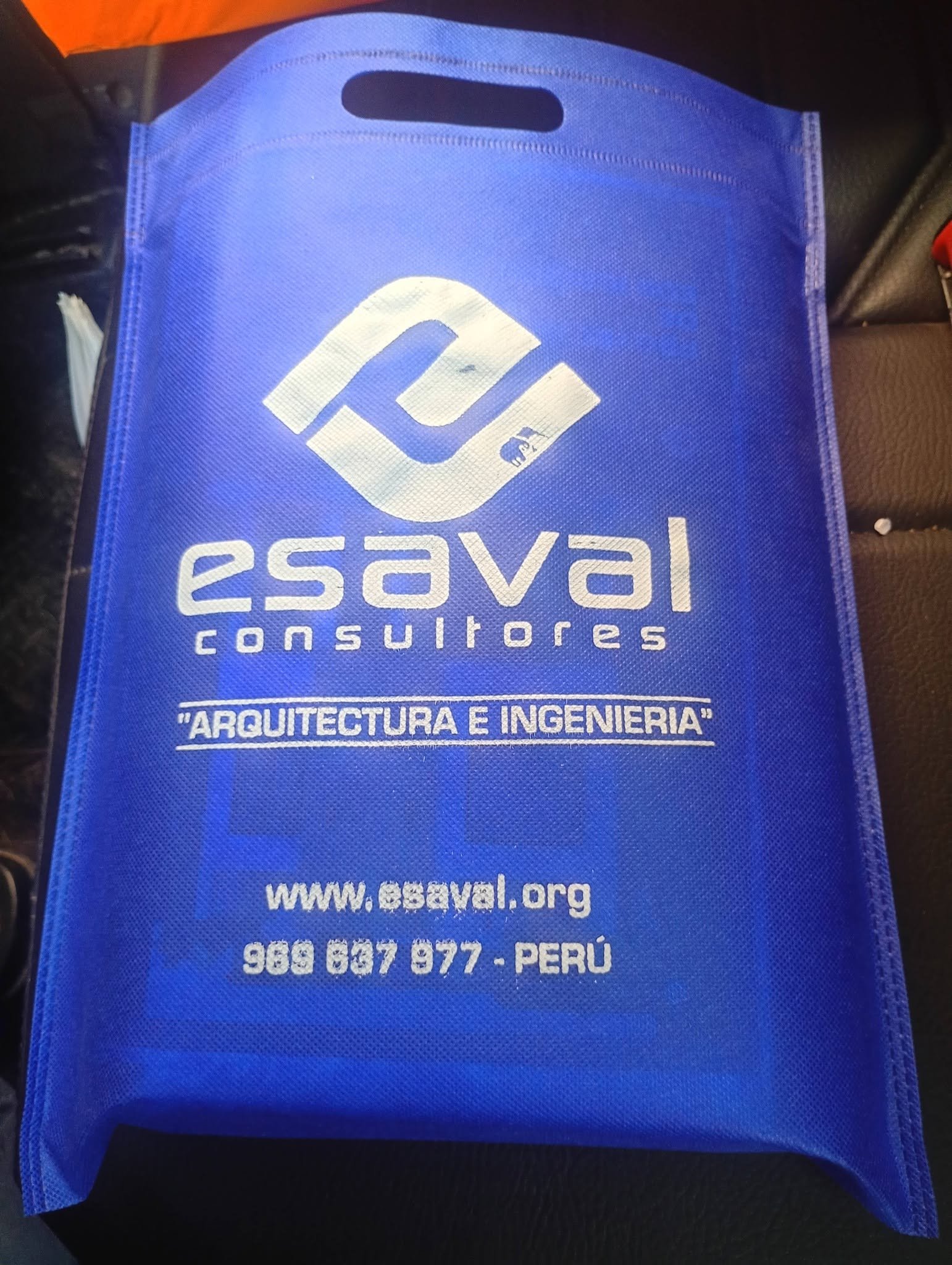 Bolsa corporativa ESAVAL entrega de planos